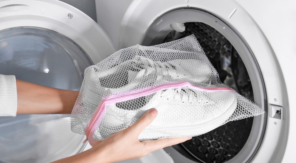 Чтобы не испортить: как стирать кроссовки в стиральной машине автомат
