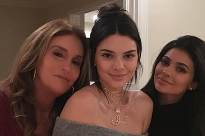 Воссоединение семьи Кардашьян: сестры помирились с отчимом