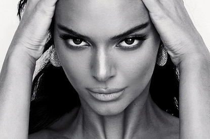 Большая разница: Кендалл Дженнер до и после операции