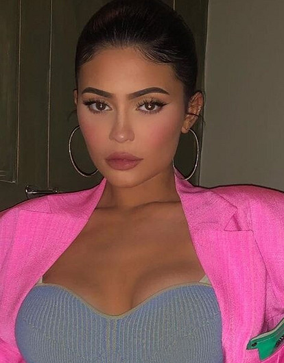 Любовница бойфренда Кайли Дженнер троллит ее в Сети