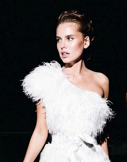 Дарья Клюкина спела на собственной свадьбе (видео)