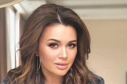 Экс-сотруднице клиники грозит срок за фото больной Анастасии Заворотнюк