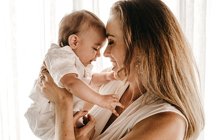 Колики у новорожденного: 20 способов помочь малышу