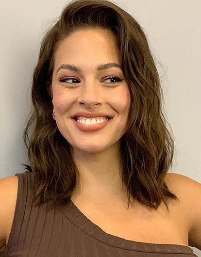 Беременная Эшли Грэм сняла себя обнаженную на видео