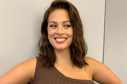 Беременная Эшли Грэм сняла себя обнаженную на видео