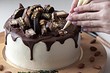 Не хуже, чем в модной кондитерской: 50 идей, как украсить торт шоколадом своими руками