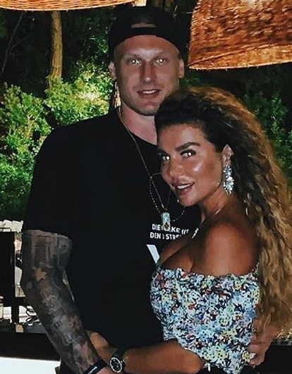 «Ты - мой воздух»: Анна Седокова призналась, что боится потерять нового возлюбленного