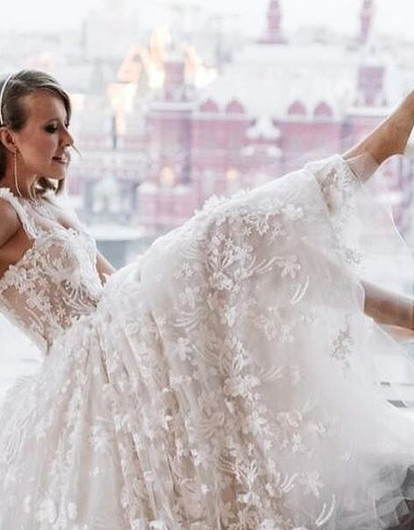 «Кощунственный танец»: на Ксению Собчак пожаловались в Генпрокуратуру из-за стриптиза на свадьбе