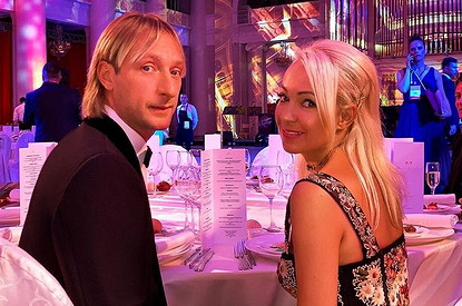 «Я даже знаю»: Яна Рудковская прокомментировала слухи о любовнице Плющенко