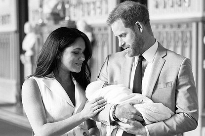 Принц Гарри и Меган Маркл опубликовали новое фото сына Арчи