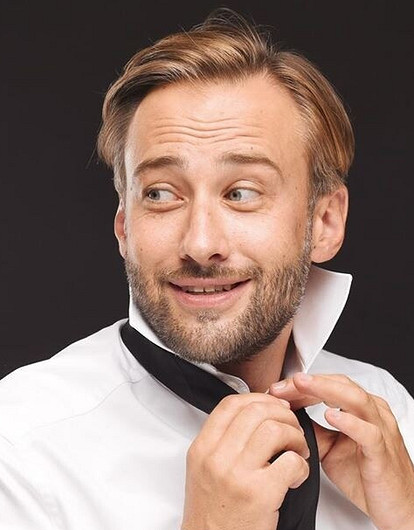 Дмитрий Шепелев выложил фото с возлюбленной и рассказал, как они познакомились