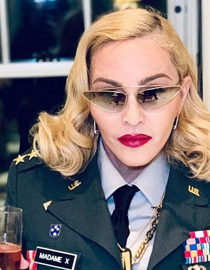 «Хорошо пить мочу»: Мадонна эпатировала публику в ванне с ледяной водой (видео)