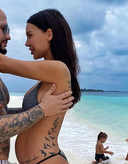 «Была на противозачаточных»: Оксана Самойлова рассказала про осложнения во время четвертой беременности