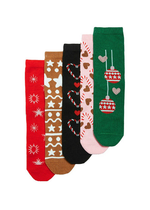 В качестве символического презента можно подарить комплект носков с новогодней атрибутикой. Такой можно найти у бренда Monki в нескольких цветовых вариациях. Упакуй их в крафтовую бумагу...