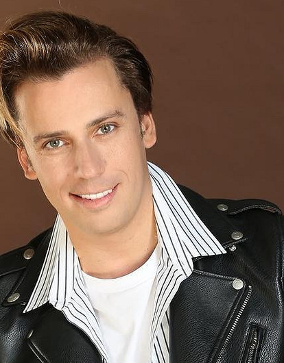 «Дети-амфибии»: Максим Галкин показал плавающих двойняшек под песню Пугачевой (видео)