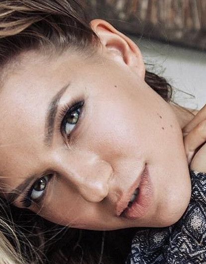 Рита Дакота рассказала, чем занимается во время перелетов