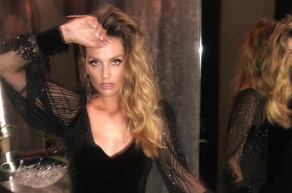 «Зачем ребенка мучаете»: Сашу Савельеву осудили за поход в клуб с сыном