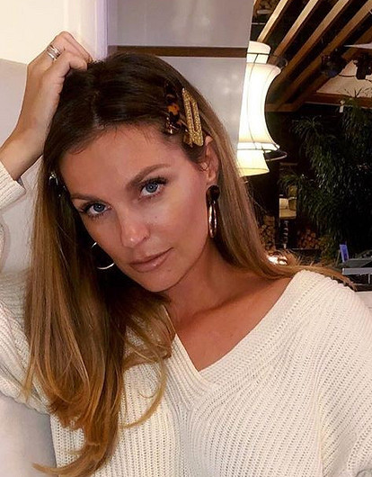 «Роды были тяжелыми»: Саша Савельева призналась, что ее не волнует лишний вес после рождения сына