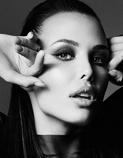 «Такой пикап необходим в семейном гараже»: Анастасия Решетова купила кибертрак от Илона Маска (видео)