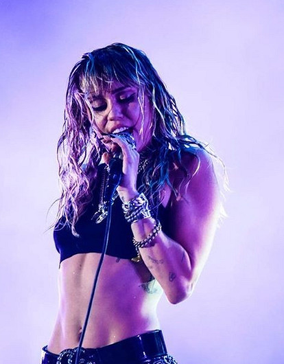 Майли Сайрус сменила имидж (похожа на Лену из «Ранеток»)