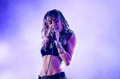 Майли Сайрус сменила имидж (похожа на Лену из «Ранеток»)