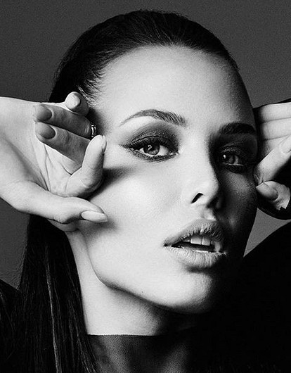 «В гармонии с собой»: Анастасия Решетова рассказала о бодипозитиве после родов