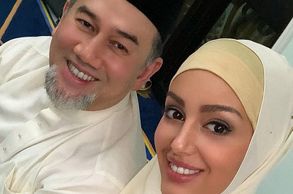 «Это же страшный человек»: экс-король Малайзии обвинил Оксану Воеводину в расчетливости (а заодно и всех русских девушек)