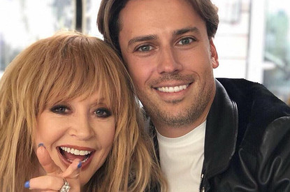 Бабушка легкого поведения: звезды, которые вышли замуж за молодых мужчин