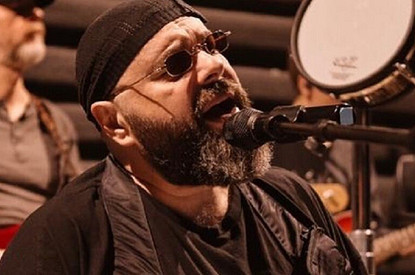 Максим Фадеев рассказал, кто на самом деле поет женскую партию в его песне «So long» (ты удивишься)