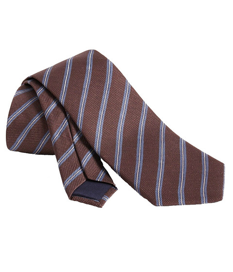 Если твой мужчина постоянно носит галстуки, то именно его и можно подарить. Мы предлагаем обратить внимание на вариант от итальянского бренда Corneliani, в котором одновременно сочетаются...