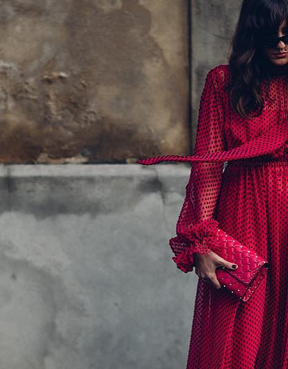 С чем носить длинное платье: 33 модных образа для любого случая и времени года