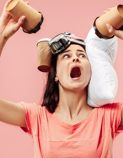 Вопли, крики и пролитый кофе: как знаки зодиака собираются утром на работу