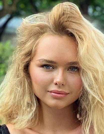 Стеша Маликова поймала букет невесты (видео)