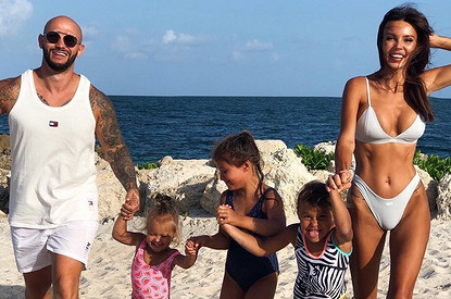 «Сами в шоке»: Оксана Самойлова подтвердила свою беременность