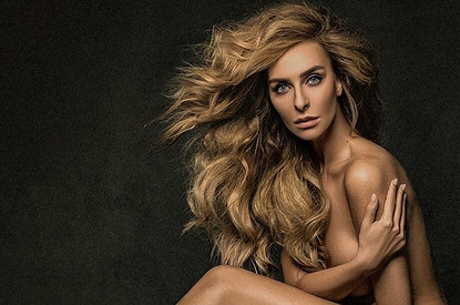 «Не угрожаю»: Екатерина Варнава опубликовала фото с короткой стрижкой и без одежды