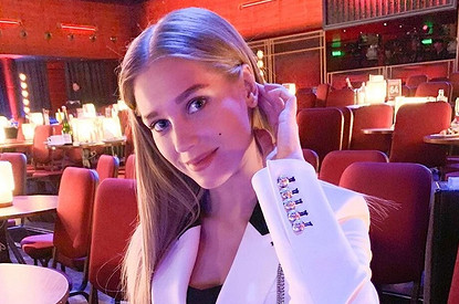 «Подарок для хейтеров»: Кристину Асмус хотят лишить родительских прав (все из-за постельной сцены)