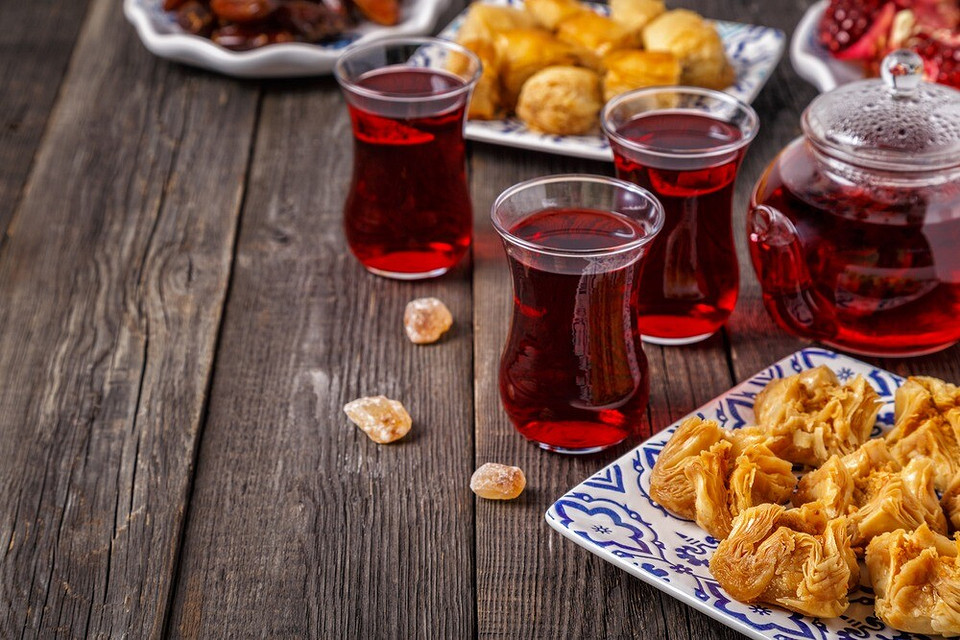 Вместо магнитиков и рахат-лукума: польза и вред гранатового чая из Турции