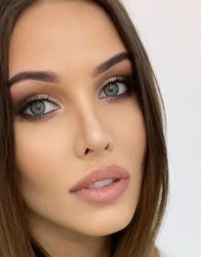 «Своя атмосфера»: Анастасия Решетова показала, как ее новорожденный сын спит в объятиях кота (видео)