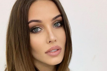 «Своя атмосфера»: Анастасия Решетова показала, как ее новорожденный сын спит в объятиях кота (видео)