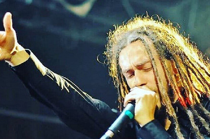 «Комплекс маленького роста»: отец Децла рассказал, зачем привел сына в шоу-бизнес (видео)