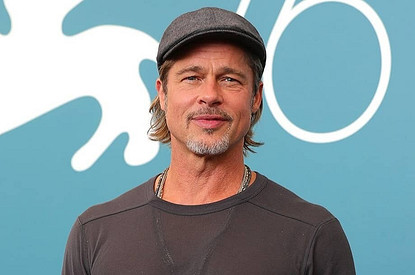 Брэд Питт разозлился на Анджелину Джоли за ее слова (он не дает ей переехать)