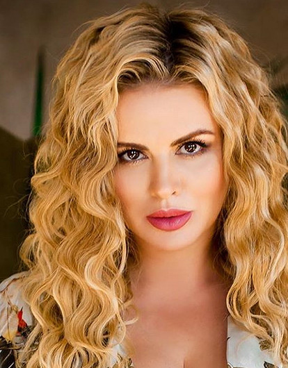 Анна Семенович рассказала, почему ее грудь выросла на четыре размера (это болезнь)