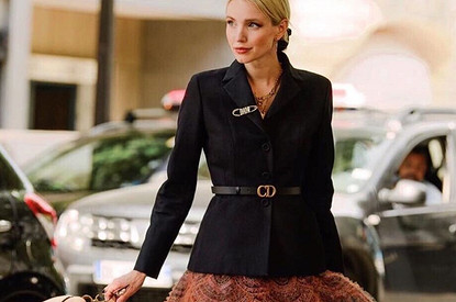 Как сочетать вечерние платья и верхнюю одежду: 6 простых идей