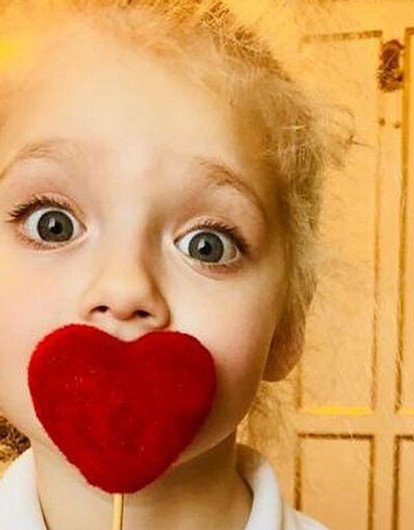 «Хочу сниматься»: Максим Галкин показал смешную реакцию дочери на его шуточную угрозу (видео)