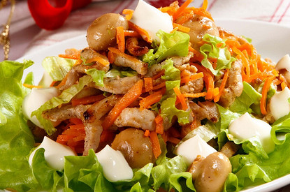 12 салатов для новогоднего стола: лучшие и необычные рецепты