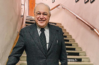 «Оскорбления и клевета»: Евгений Петросян прокомментировал новость о свадьбе с молодой помощницей