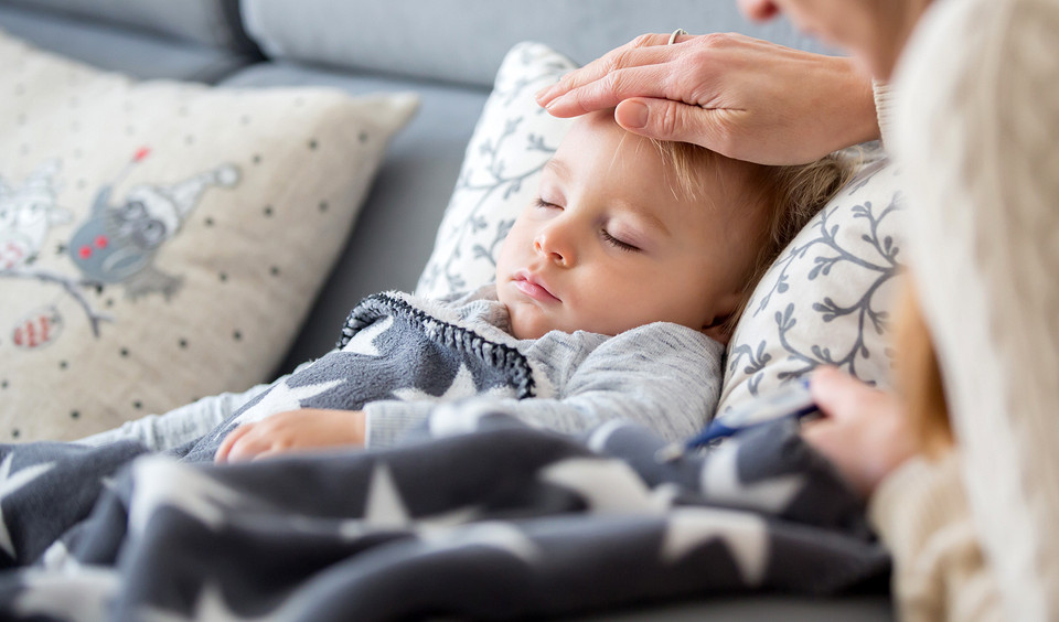 5 ошибок, которые совершают молодые мамы, когда лечат насморк у малыша
