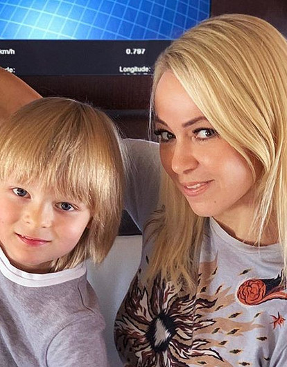 Сын Яны Рудковской боится, что родители перестанут его любить (все из-за нового ребенка)