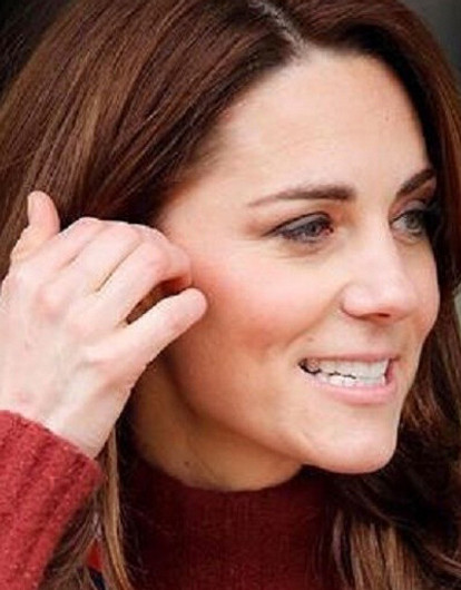 Кейт Миддлтон разрешила своим детям повесить на елку необычные игрушки