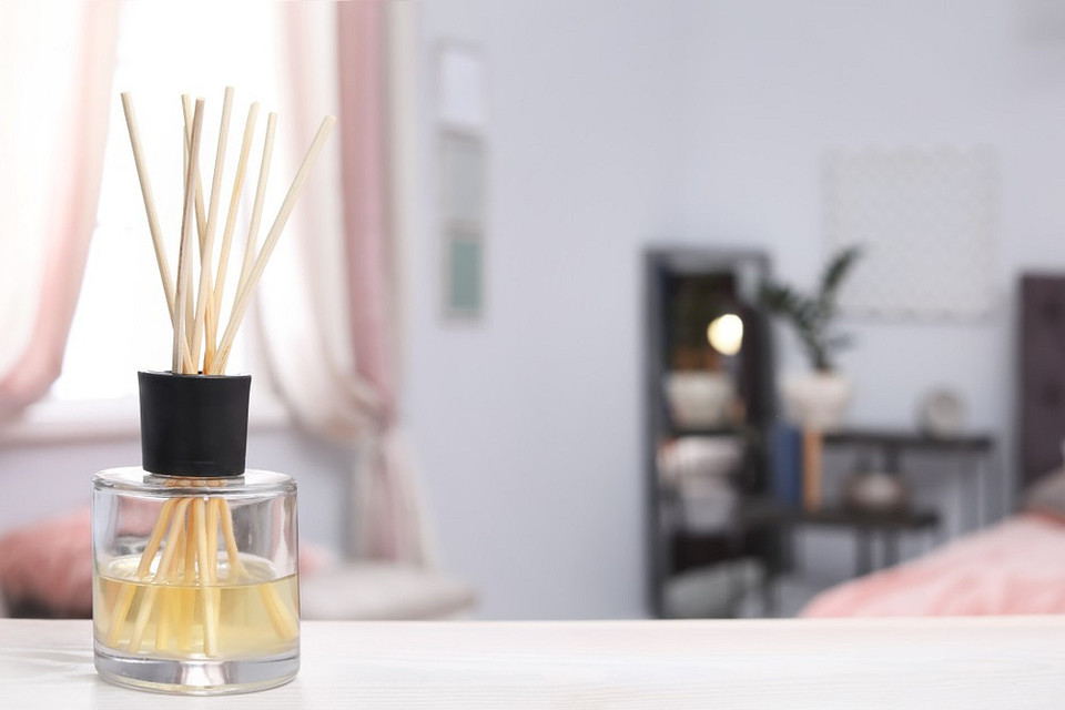 Как избавиться от запаха табака в квартире: 8 проверенных способов